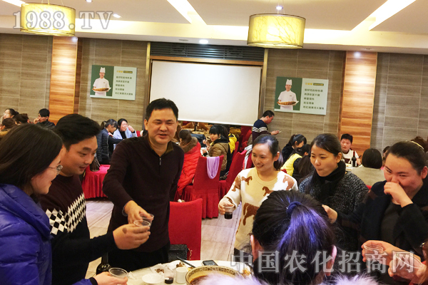 ͻȻ��һ��������ܴ�ɽԽ�X����Խ����