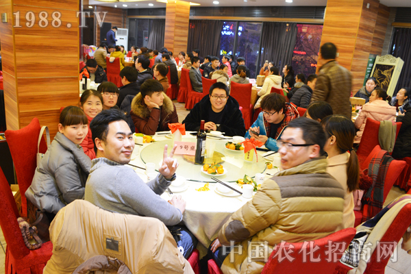 �M������������