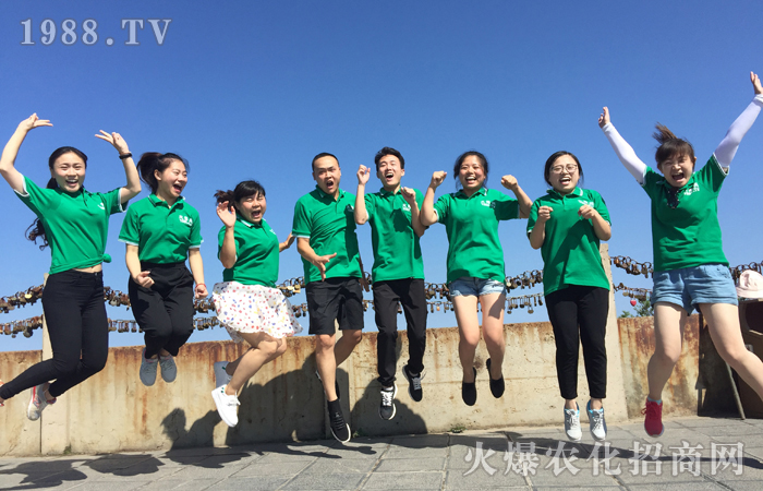 ����һ�w�ж������������ڰ���ɽˮ�g