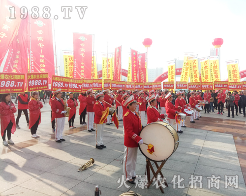     1988.TV的宣傳隊(duì)伍在2018中原肥料會(huì)再次成為焦點(diǎn)！