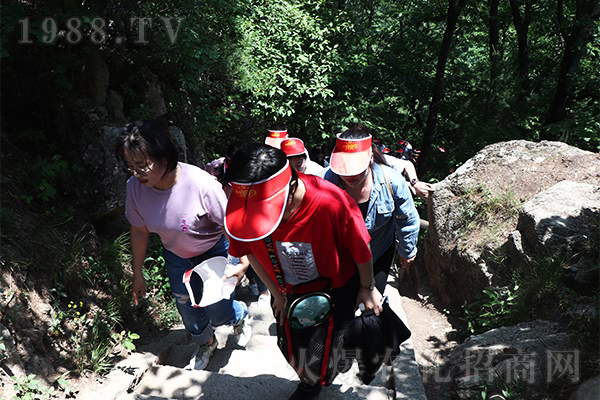 ��������ӛ��һ�[�Ͼ�ɽ