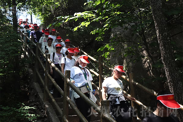 һ������һ�l�ģ�һ��(g��)������һ��ǰ�M(j��n)��