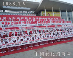 �r(n��ng)�����̾W(w��ng)�������b���b����ҫ�۶��߂���ɫ