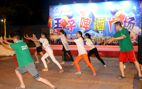 Ӣ������չ�F(xi��n)���~���(sh��)���_����ҹ���@�𱬾�����