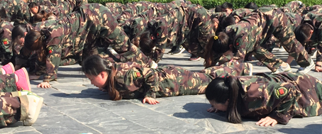 一人犯錯(cuò)全體受罰，這就是團(tuán)隊(duì)精神！