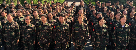 冬練三九，夏練三伏；火爆狼群，千錘百煉；