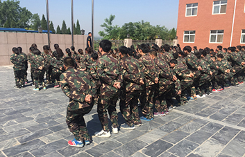 磨礪意志，奮發(fā)沖刺，展現(xiàn)自我！