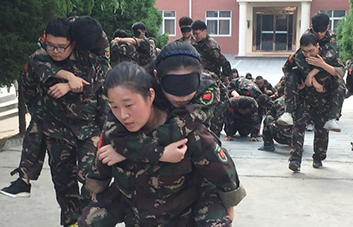 人生能有幾回搏，此時(shí)不搏何時(shí)搏？