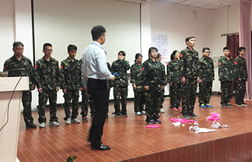 努力、拼搏！即使失敗，我們也將再次站起！