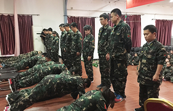 領(lǐng)導(dǎo)者是團(tuán)隊(duì)的核心，一言一行都是表率！