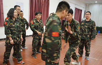 要成功，就要努力，要結(jié)果，就要拼命爭取！