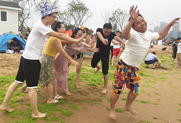 �t�߾G�����̺��{(l��n)�죬�𱬾W(w��ng)ȫ�w�T���ഺ�w�P���������u��