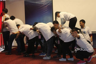 �𱬾W(w��ng)�F(tu��n)�(du��)�����Ӗ(x��n)�I(y��ng)�L(f��ng)��չʾ��վ�ھ��˵ļ�����(hu��)���ĸ��h(yu��n)��